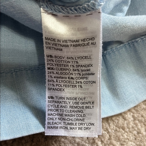 WHBM Jean The 5" Short Size 0 with tie White House Black Market Light wash - Picture 7 of 11